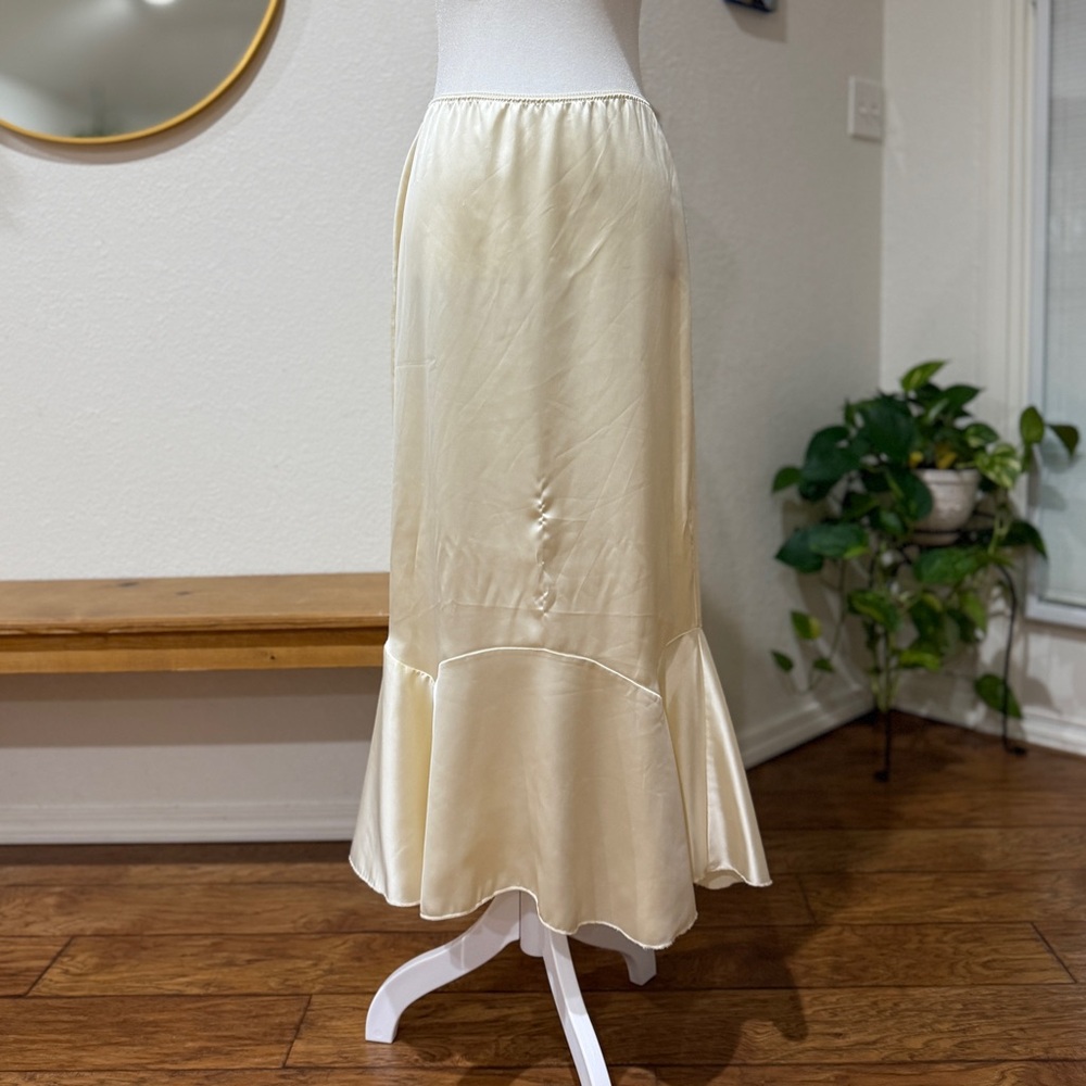 Urban Outfitters Kimchi Blue Jensen Satin Fluted Maxi Skirt - L